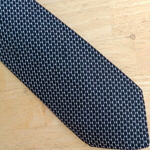 Brioni Black, White, and Gray Patterned Tie